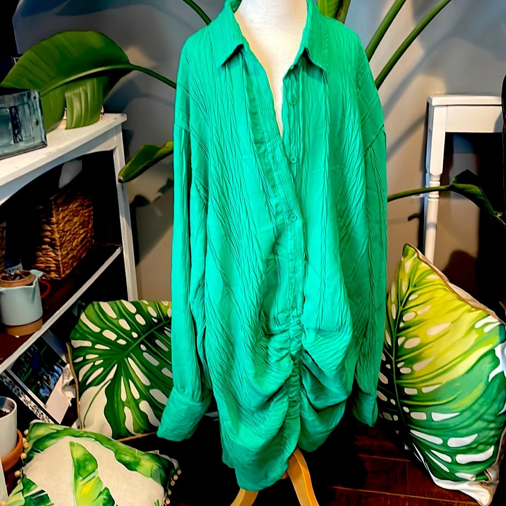 Pretty Little Thing textured gathered long sleeve dress shirt